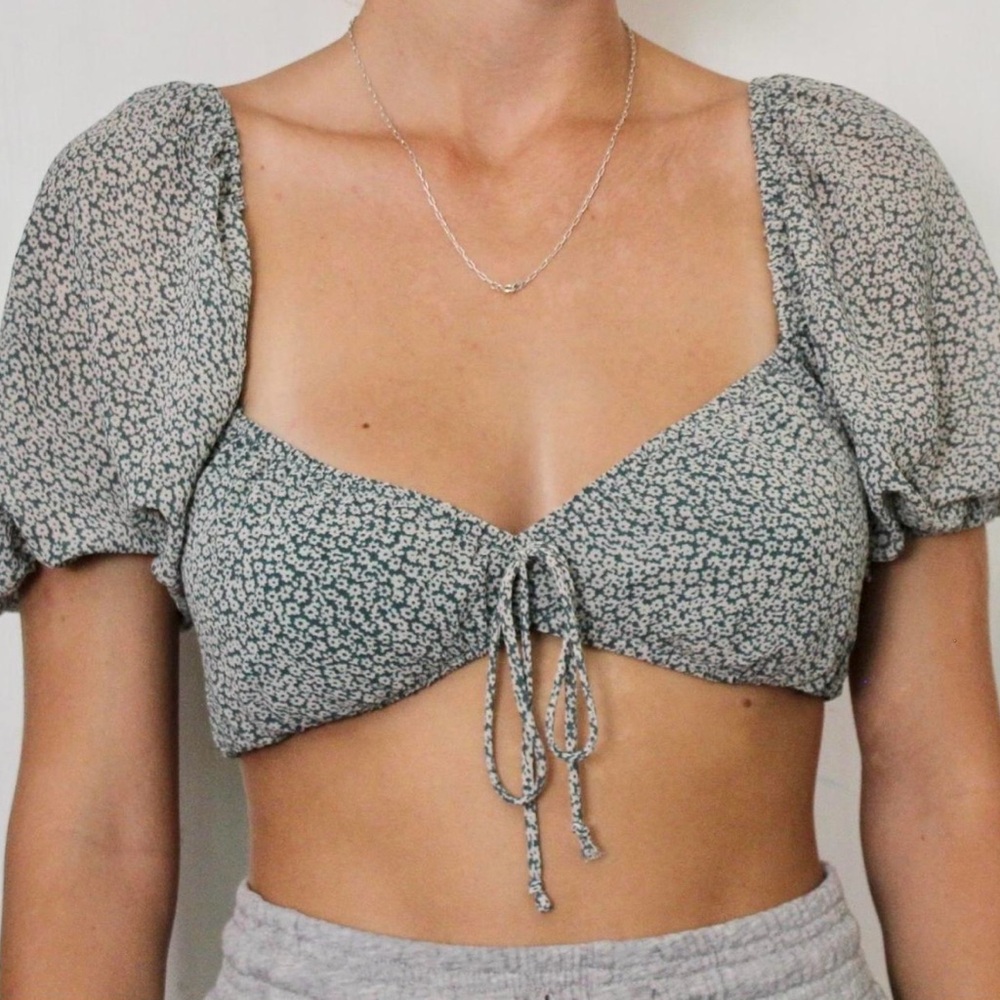 Cotton Candy LA Floral Green and White Puff Sleeve Cropped Blouse Top